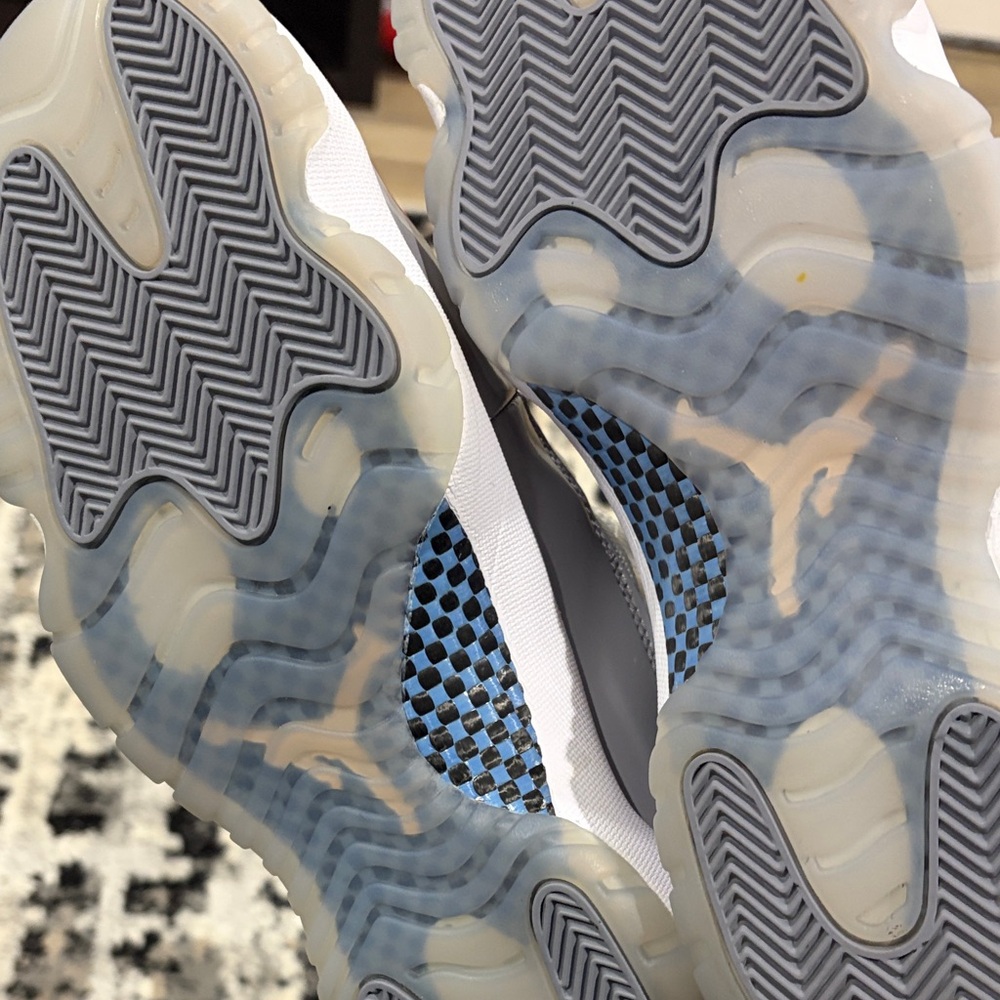 Jordan 11 Low “Cement Grey” - Picture 4 of 5